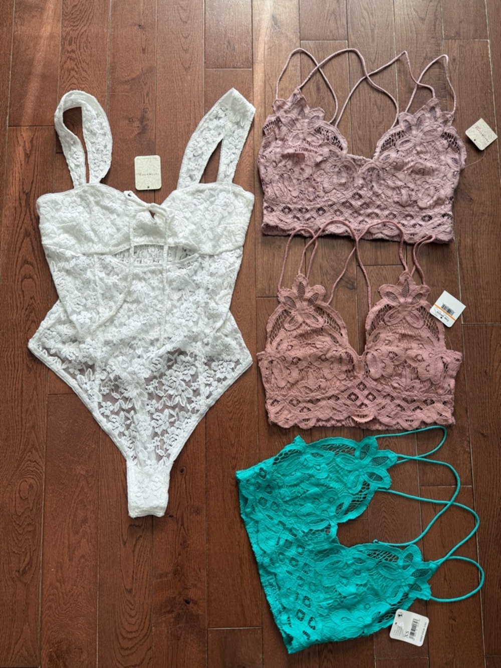 FREE PEOPLE NWT BUNDLE 4 items - lace bodysuit, Adella bralettes XS SMALL MEDIUM
